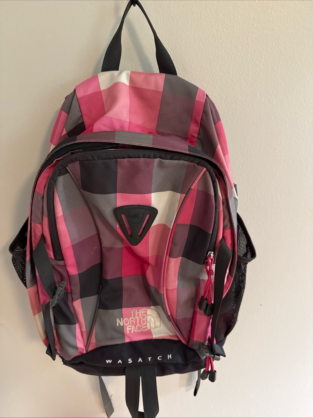 The North Face Wasatch Girls Backpack! Pink/Gray Plaid Zip Pockets